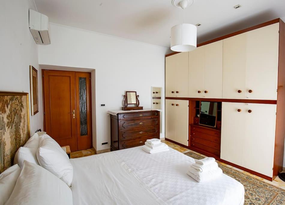 Dimora Al Colosseo, 2 Bedrooms โรม ภายนอก รูปภาพ