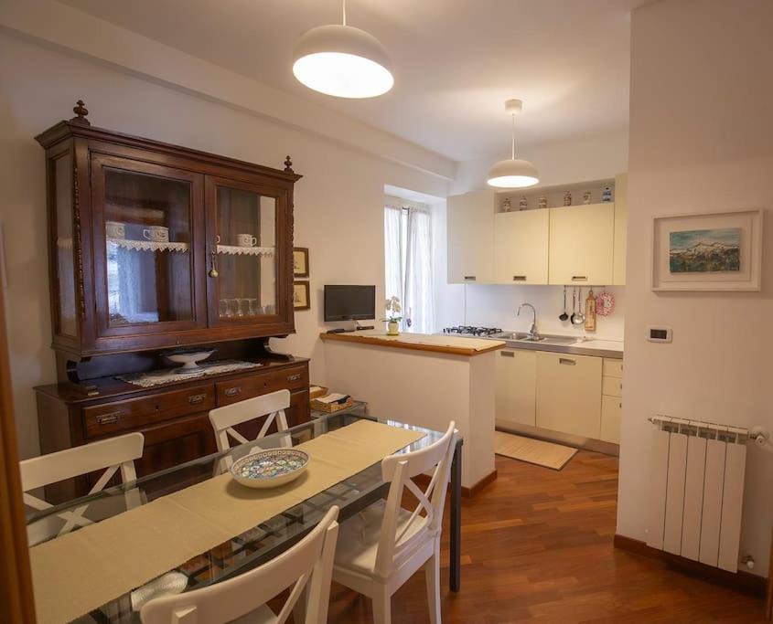 Dimora Al Colosseo, 2 Bedrooms โรม ภายนอก รูปภาพ